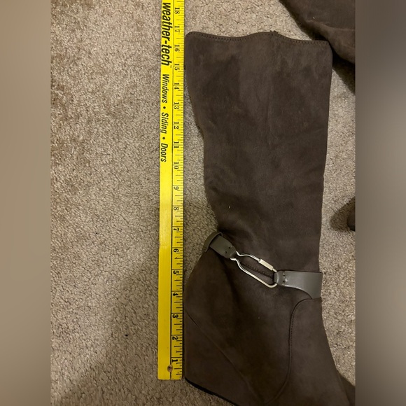 Brown Suede Knee-High Heeled Tall Boots Size 10 - Picture 6 of 10